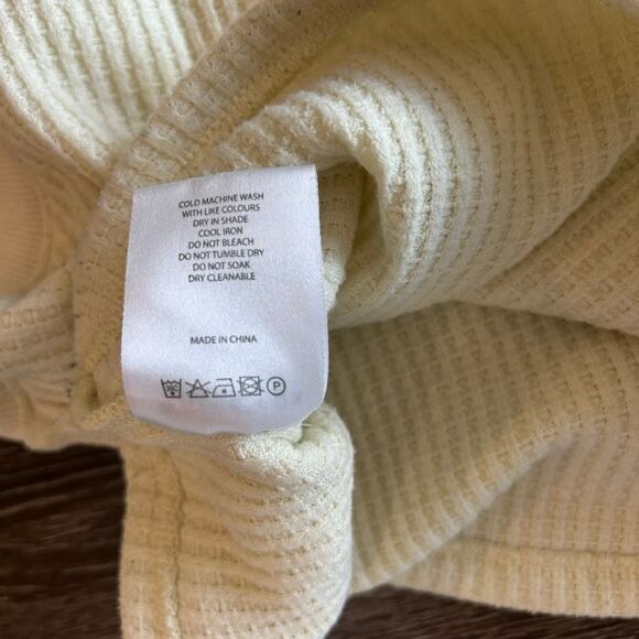 White Fox Boutique WHT FX Ribbed Cropped Tank Top Butter Yellow Size Large - Picture 7 of 13